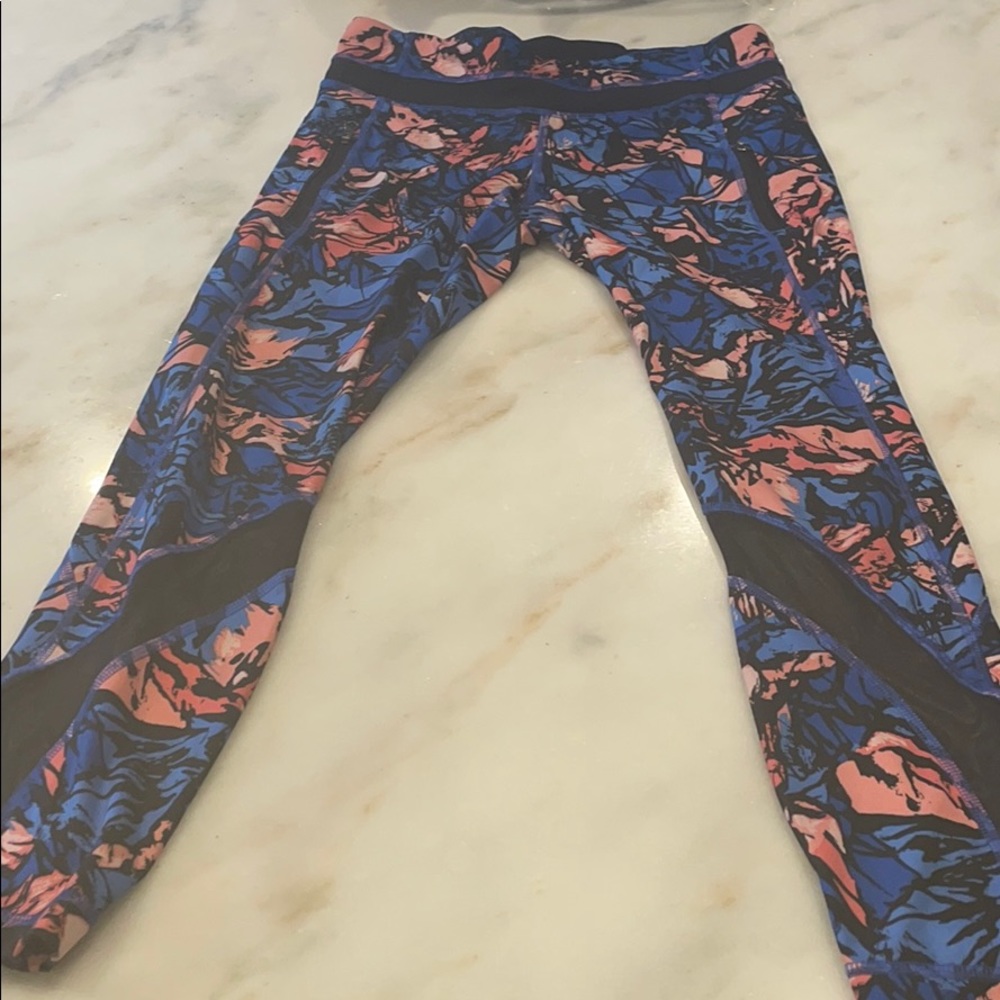 Lululemon cropped zippered pocket leggings